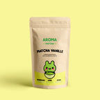 Био матча с вкус на ванилия, 30 г – пакетче Aroma Matcha върху жълт фон